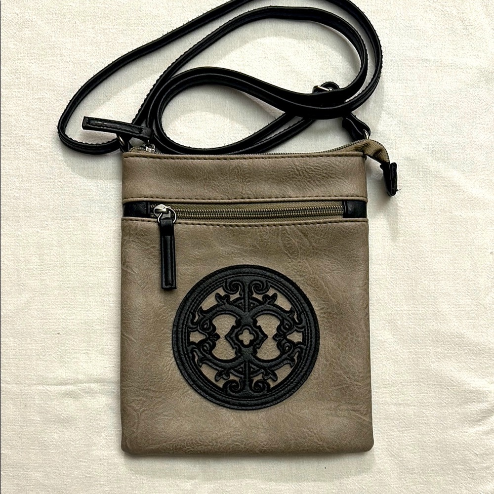 Chic Tan Crossbody Bag with Black Detailing